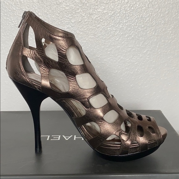 Michael Shannon Pewter 4” Heels Size 9 - Picture 3 of 6